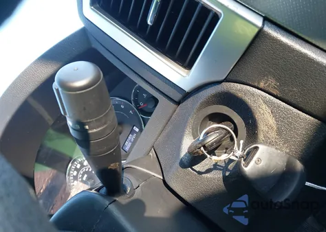 2010 Jeep Grand Cherokee Laredo z USA, uszkodzony, nr VIN 1J4PR4GK2AC120654